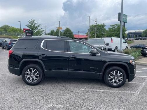 2022 GMC Acadia SLT