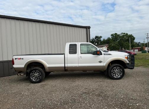 White 2011 Ford F-350 Lariat Super Duty
