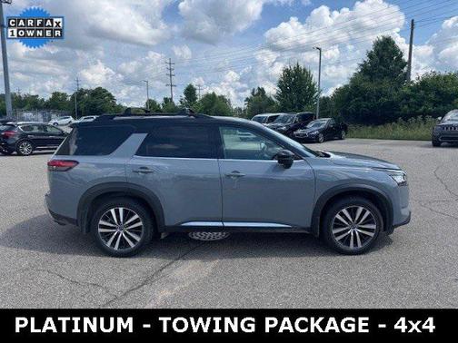 2022 Nissan Pathfinder Platinum 4WD
