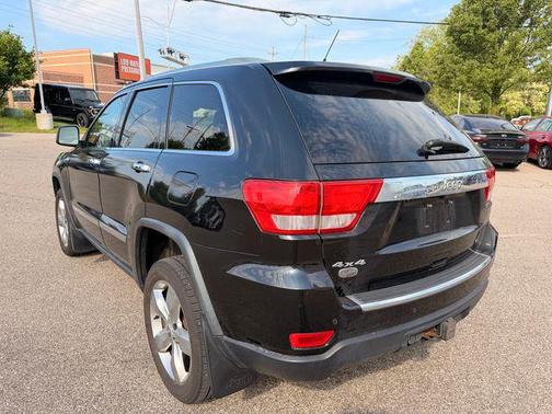 Brilliant Black Crystal Pearlcoat 2012 Jeep Grand Cherokee Overland