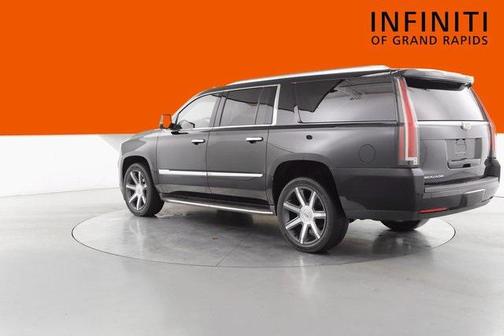 2016 Cadillac Escalade ESV Luxury