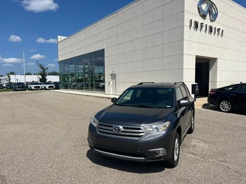 Magnetic Gray Metallic 2013 Toyota Highlander Base