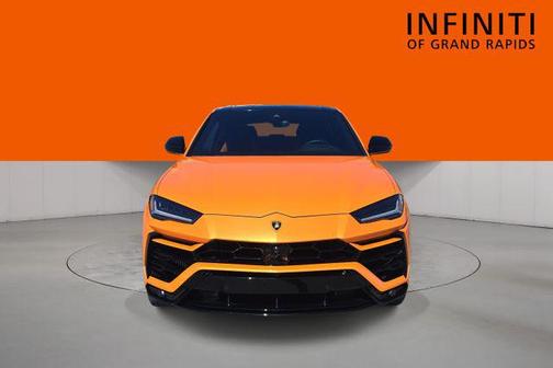 Arancio Borealis Pearl 2022 Lamborghini Urus Pearl Capsule