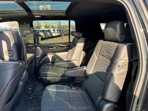 2023 Cadillac Escalade ESV Sport Platinum