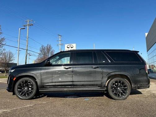 2023 Cadillac Escalade ESV Sport Platinum