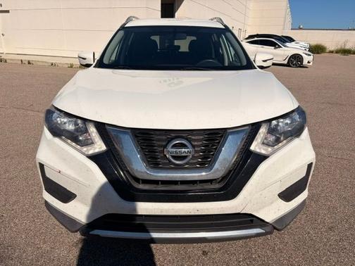Glacier White 2017 Nissan Rogue SV