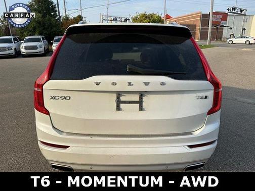 2016 Volvo XC90 T6 Momentum