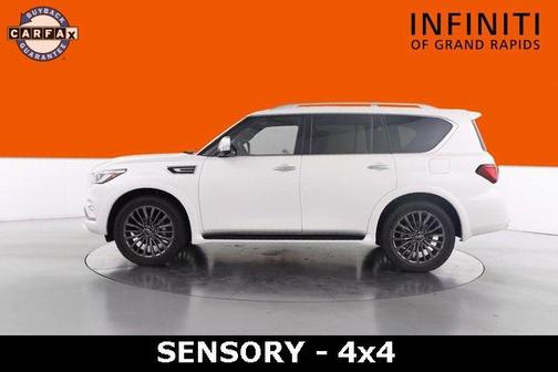 2022 INFINITI QX80 Luxe