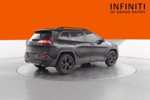 Diamond Black Crystal Pearlcoat 2017 Jeep Cherokee Limited