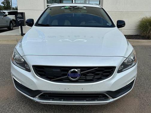 2016 Volvo V60 Cross Country T5