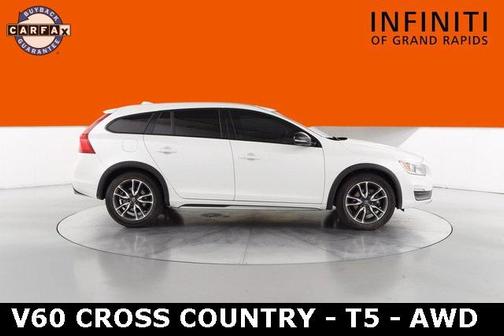 2016 Volvo V60 Cross Country T5