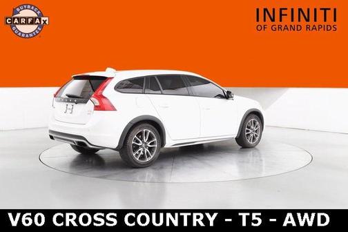 2016 Volvo V60 Cross Country T5