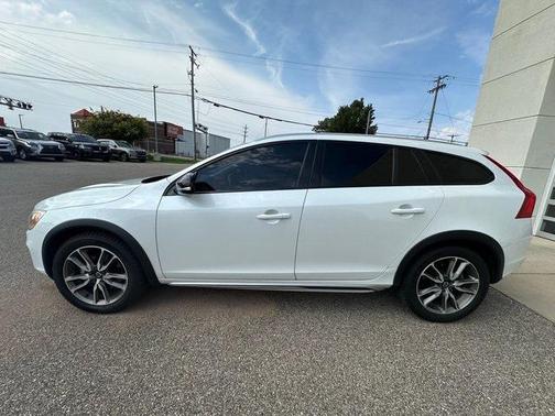 2016 Volvo V60 Cross Country T5