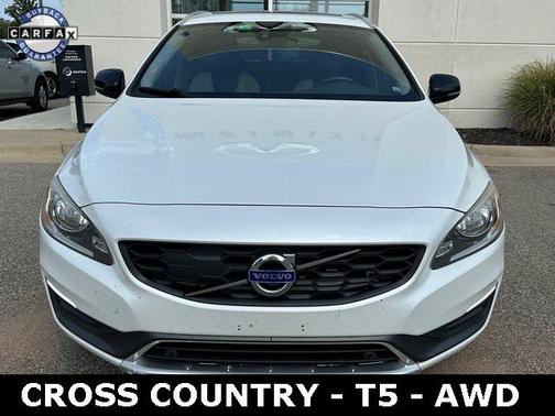 2016 Volvo V60 Cross Country T5