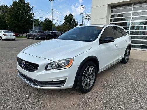 2016 Volvo V60 Cross Country T5