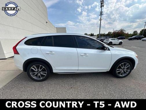 2016 Volvo V60 Cross Country T5