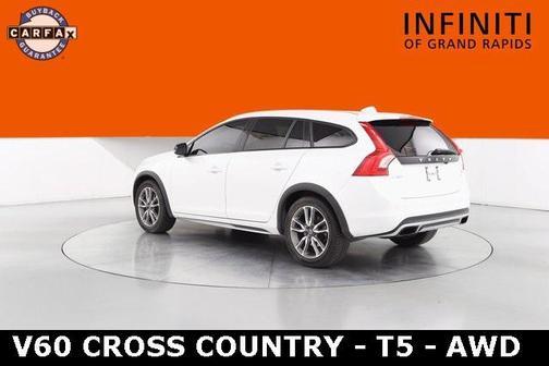 2016 Volvo V60 Cross Country T5
