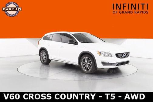 2016 Volvo V60 Cross Country T5