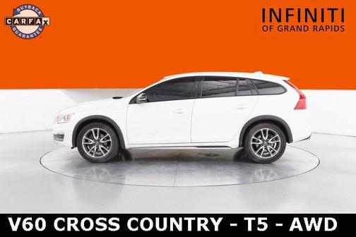 2016 Volvo V60 Cross Country T5