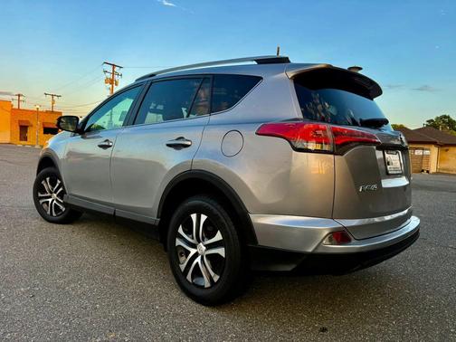 Silver Sky Metallic 2016 Toyota RAV4 LE