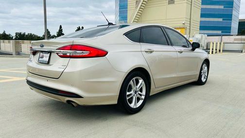 White Gold Metallic 2018 Ford Fusion SE