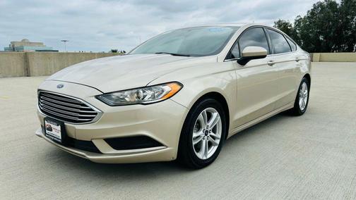 White Gold Metallic 2018 Ford Fusion SE