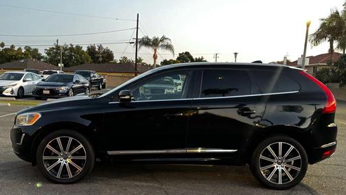 2016 Volvo XC60 T5 Drive-E Premier