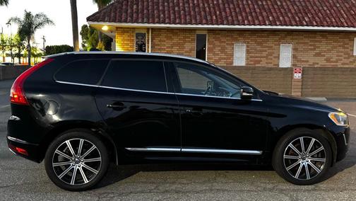 2016 Volvo XC60 T5 Drive-E Premier