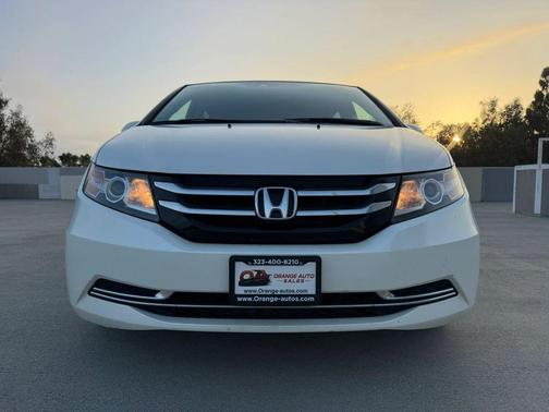 White Diamond Pearl 2017 Honda Odyssey EX-L