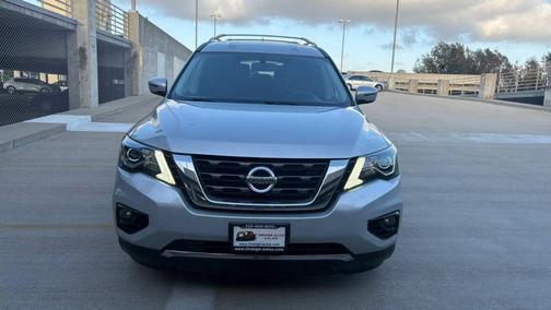 Brilliant Silver Metallic 2017 Nissan Pathfinder SV