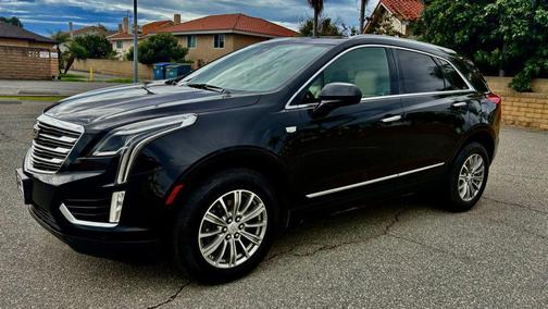 Stellar Black Metallic 2017 Cadillac XT5 Luxury