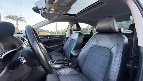 2014 Volkswagen Passat 1.8T Auto SEL Premium