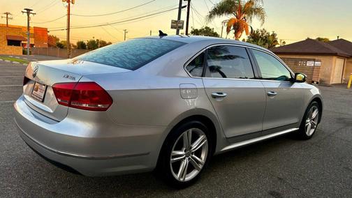 2014 Volkswagen Passat 1.8T Auto SEL Premium
