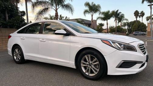 2017 Hyundai SONATA SE