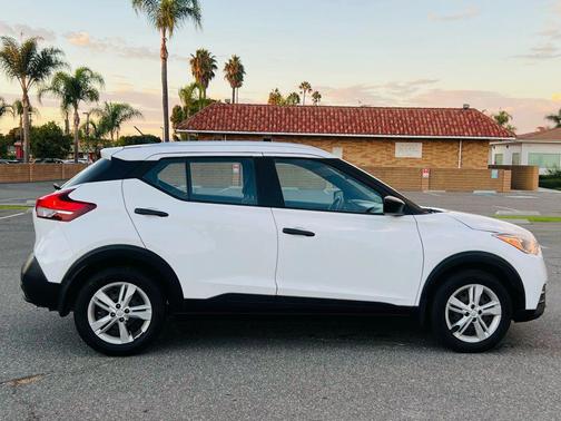 2018 Nissan Kicks S