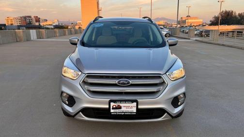 Ingot Silver Metallic 2018 Ford Escape SE