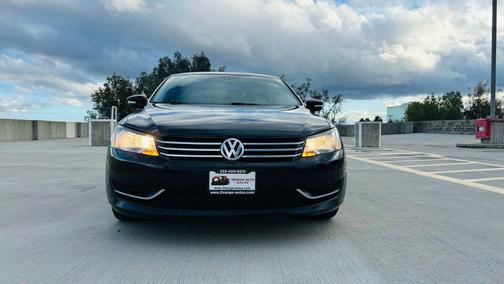 2014 Volkswagen Passat 1.8T Auto SE w/Sunroof & Nav