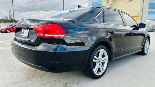 2014 Volkswagen Passat 1.8T Auto SE w/Sunroof & Nav