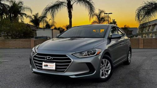 2017 Hyundai ELANTRA SE