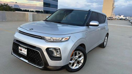 Sparkling Silver 2021 Kia Soul S