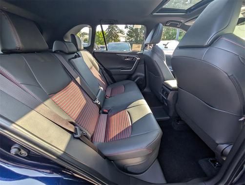 2025 Toyota RAV4 Hybrid SE