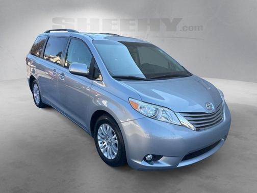 2017 Toyota Sienna XLE
