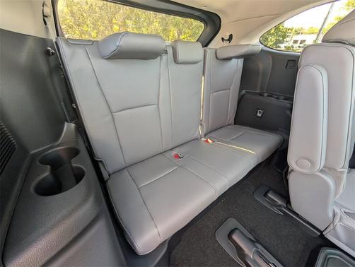 2025 Toyota Highlander Platinum
