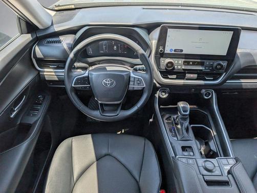 Celestial Silver Metallic 2025 Toyota Grand Highlander XLE