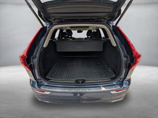 2018 Volvo XC60 Recharge Plug-In Hybrid T8 Inscription