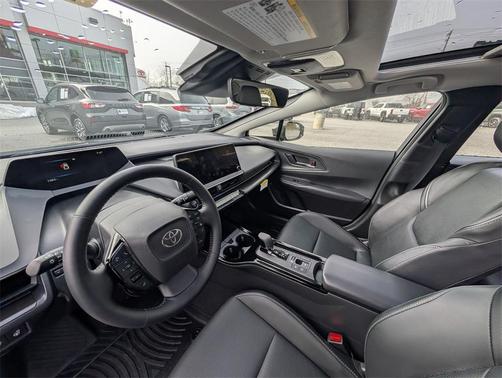2025 Toyota Prius L