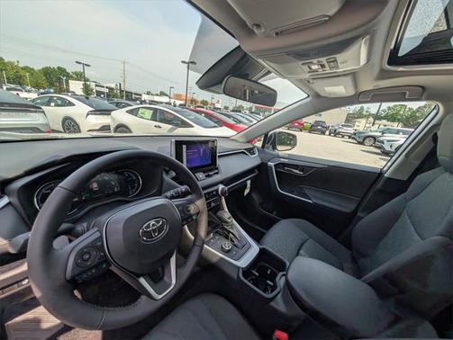 2025 Toyota RAV4 Hybrid XLE
