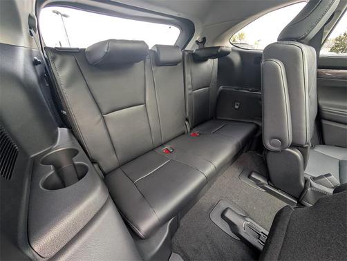 2025 Toyota Highlander Platinum