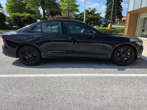 2024 Volvo S60 Recharge Plug-In Hybrid T8 Plus Black Edition