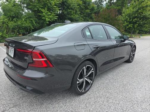 2024 Volvo S60 B5 Core Dark Theme
